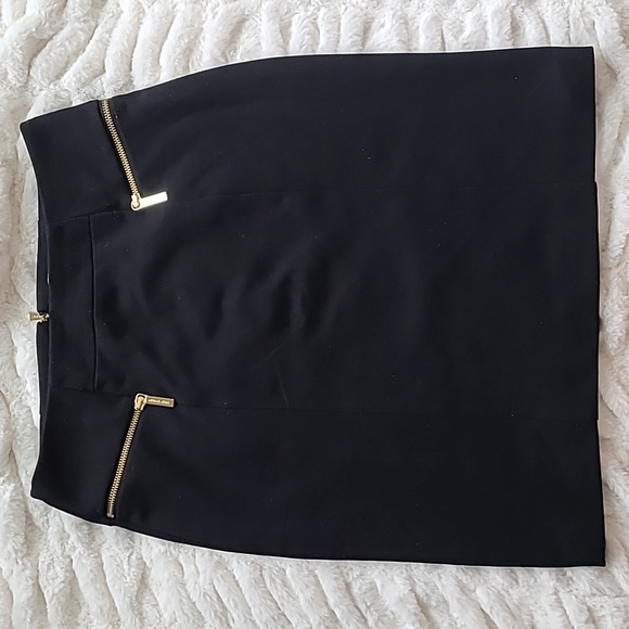 MICHAEL Michael Kors Dresses & Skirts - Michael Kors Size 8 Classic Black Stretchy Business Pencil Skirt Gold Zipper
